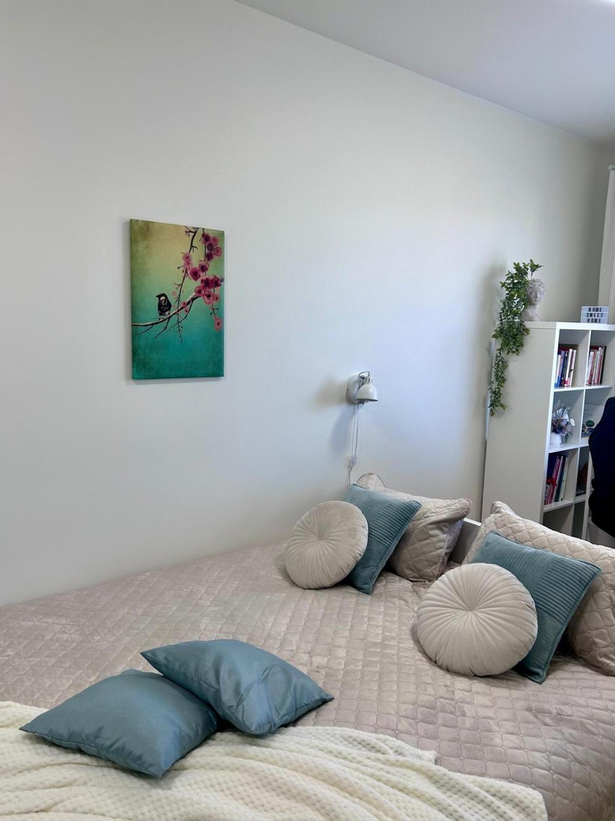 Stella'S Apartment - City Center - Free Secure Parking - Big Sun Terrace - Air Conditioning - Wifi - Tram To The Tallinn Bus Station And Old Town Exteriör bild
