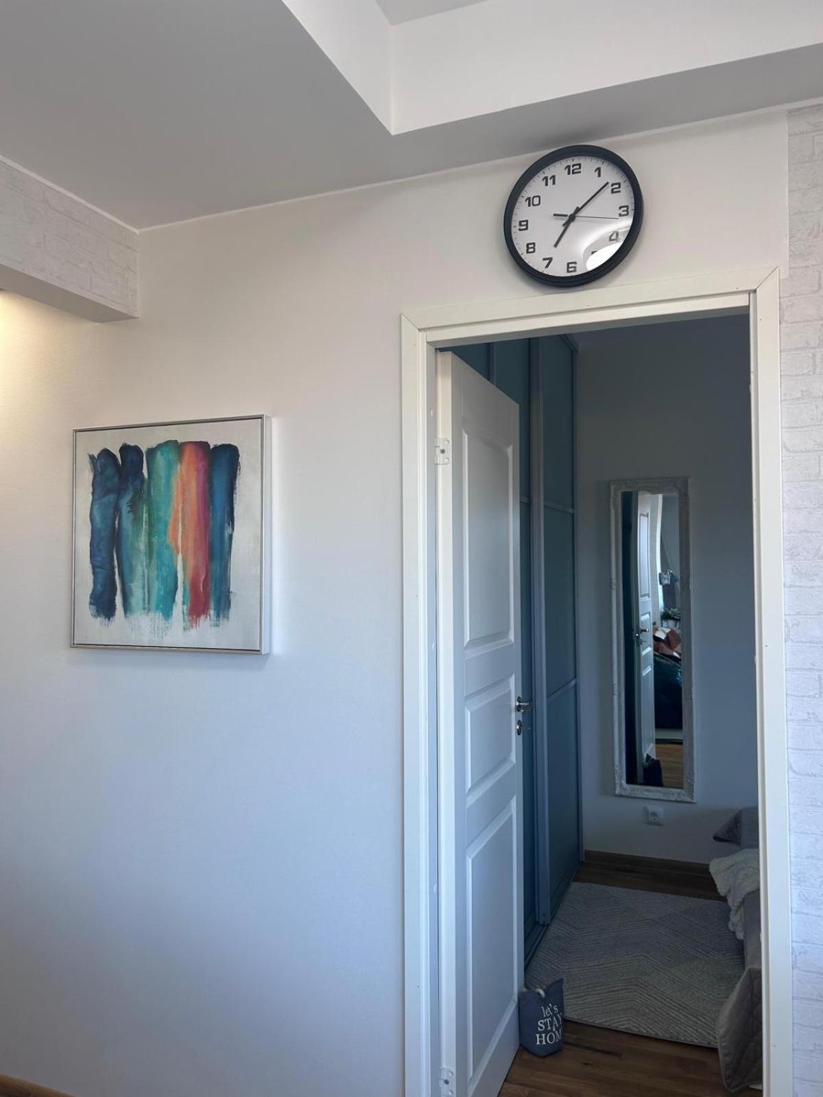 Stella'S Apartment - City Center - Free Secure Parking - Big Sun Terrace - Air Conditioning - Wifi - Tram To The Tallinn Bus Station And Old Town Exteriör bild