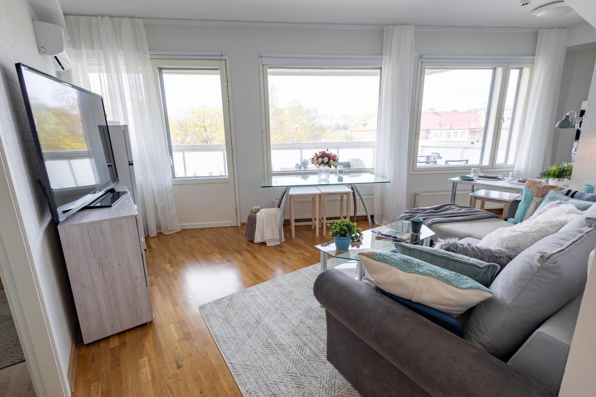 Stella'S Apartment - City Center - Free Secure Parking - Big Sun Terrace - Air Conditioning - Wifi - Tram To The Tallinn Bus Station And Old Town Exteriör bild