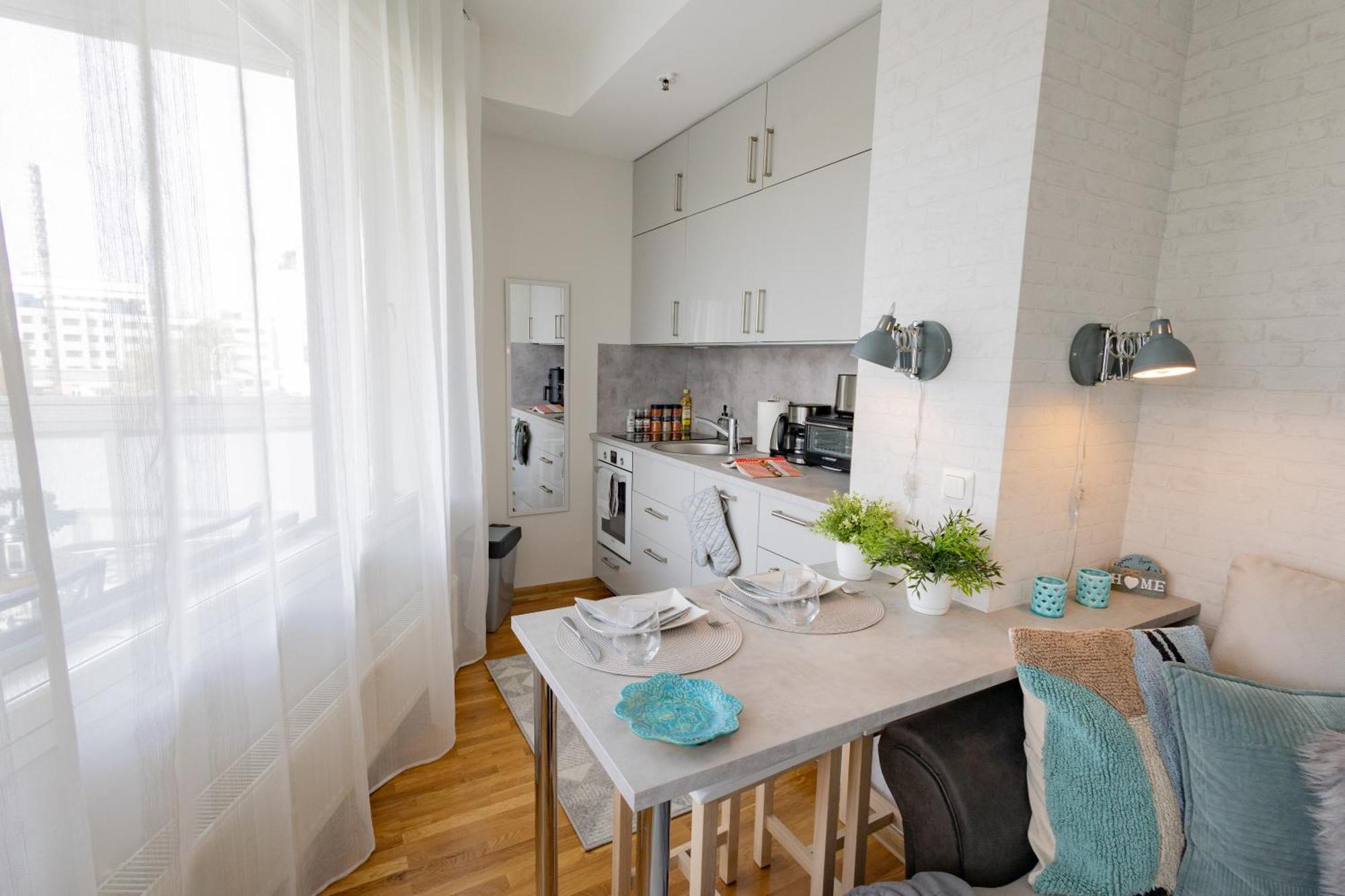 Stella'S Apartment - City Center - Free Secure Parking - Big Sun Terrace - Air Conditioning - Wifi - Tram To The Tallinn Bus Station And Old Town Exteriör bild