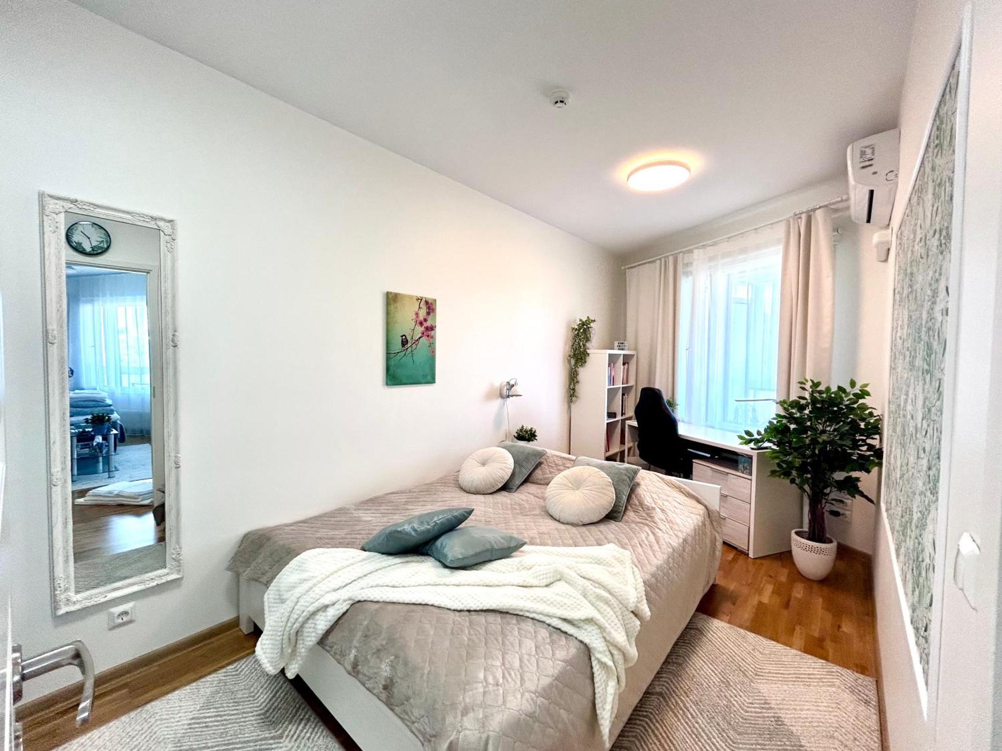 Stella'S Apartment - City Center - Free Secure Parking - Big Sun Terrace - Air Conditioning - Wifi - Tram To The Tallinn Bus Station And Old Town Exteriör bild